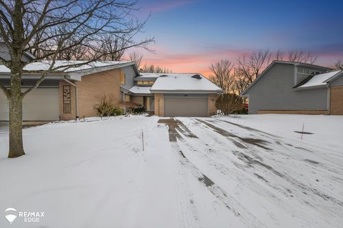 5386 Warwick Trl, Grand Blanc, MI, 48439-9578 | Card Image