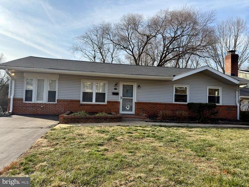 905 W Poplar Rd, STERLING, VA, 20164-5032 | Card Image