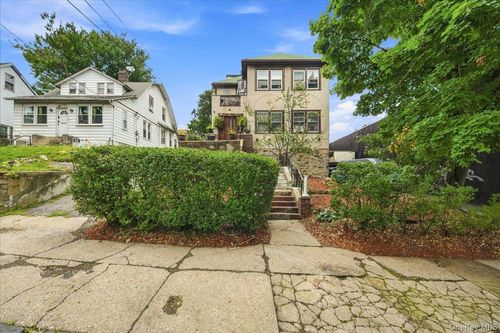 461 S 1st Ave, Mount Vernon, NY, 10550-4584 | Card Image