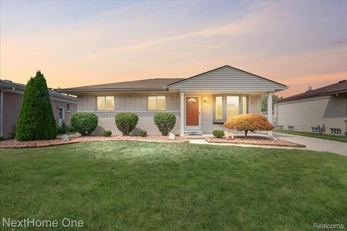 18747 Rosegarden St, Roseville, MI, 48066-1015 | Card Image