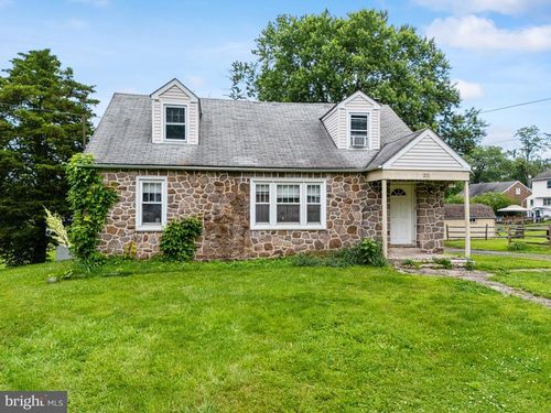 211 Pearl St, POTTSTOWN, PA, 19465-7055 | Card Image