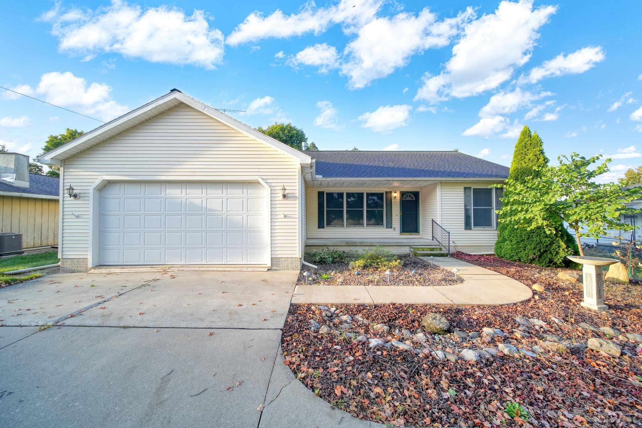 Spielman Rd, Adrian, MI 49221