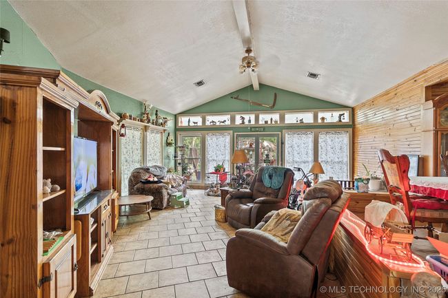 6721 Swayback Rd, House other with 3 bedrooms, 2 bathrooms and null parking in Sulphur OK | Image 9