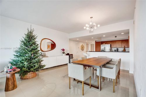 apt-401-14951 Royal Oaks Ln, North Miami, FL, 33181-2475 | Card Image