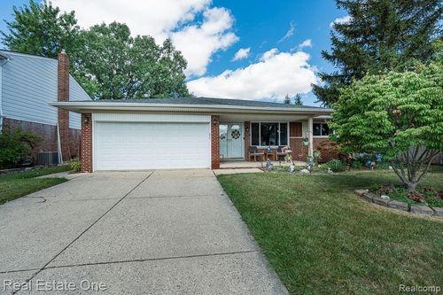 4167 Angeline Dr, Sterling Heights, MI, 48310-5003 | Card Image