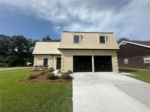 5600 Durbridge Dr, New Orleans, LA, 70131-3830 | Card Image