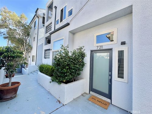 721 3rd St, Hermosa Beach, CA, 90254 | Card Image