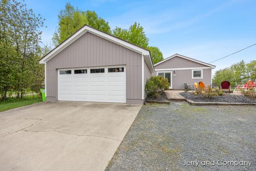 2058 N White Birch Dr, Mears, MI, 49436-9433 | Card Image