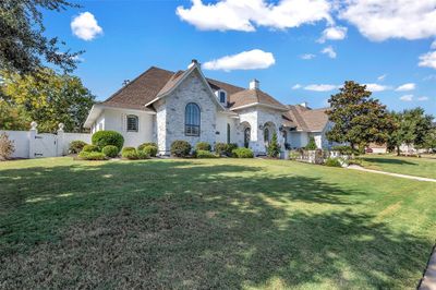 26 Cloverdale Court, House other with 4 bedrooms, 4 bathrooms and null parking in Montgomery TX | Image 2