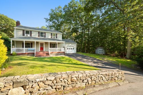 22 Patricia Ct, Gales Ferry, CT, 06335-1826 | Card Image