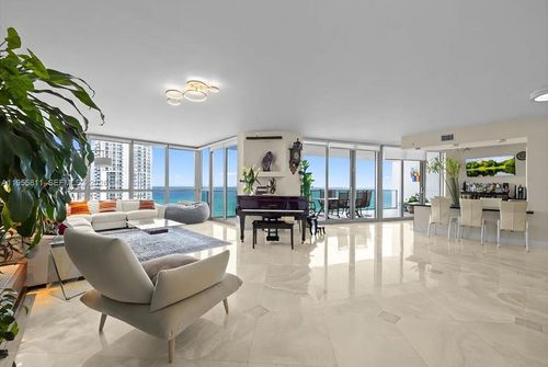 3003-3101 S Ocean Dr, Hollywood, FL, 33019-2838 | Card Image