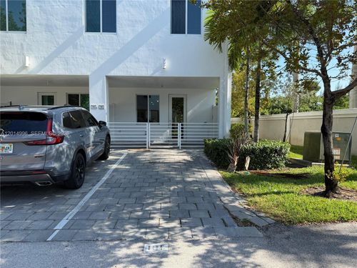 101-10222 Nw 64th Way, Doral, FL, 33178 | Card Image