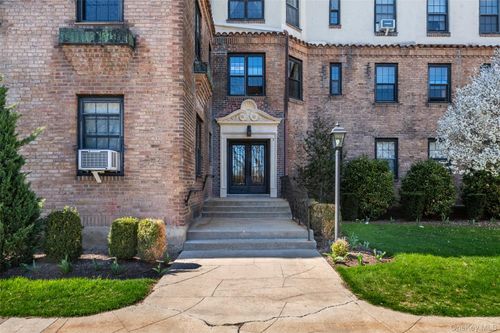 3-1h-1273 North Avenue, New Rochelle, NY, 10804 | Card Image
