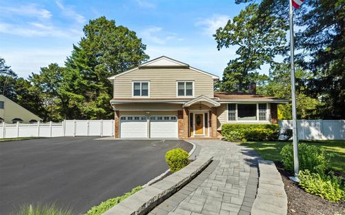 5 Brian Ln, E Northport, NY, 11731-3807 | Card Image