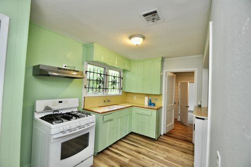 7622 Darnay Drive, Houston, TX, 77033 | Card Image