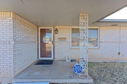 102 N Dillon Ave, Moore, OK, 73160-2320 | Card Image