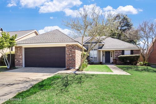 104 Queensford Way, Youngsville, LA, 70592-5432 | Card Image