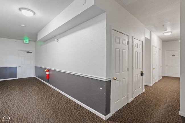 1B is the only condo located in this hallway | Image 9