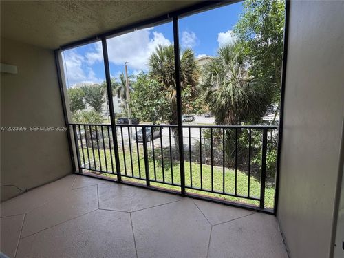 203-2-9150 Fontainebleau Blvd, Miami, FL, 33172-4380 | Card Image