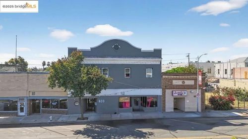 631 I St, Los Banos, CA, 93635-4222 | Card Image