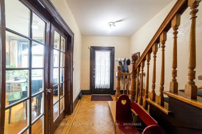 222 Hess St S, House other with 4 bedrooms, 2 bathrooms and 3 parking in Hamilton ON | Image 4