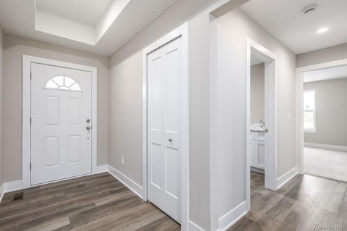 2428 Waterford Way, Davison, MI, 48423-9590 | Card Image