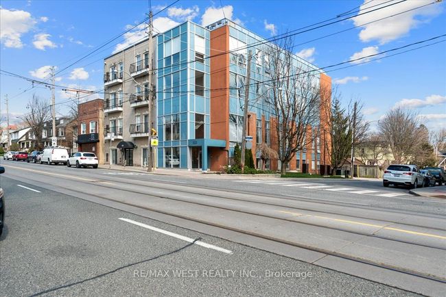 101 - 323 Kingston Rd, Condo with 1 bedrooms, 1 bathrooms and null parking in Toronto ON | Image 1