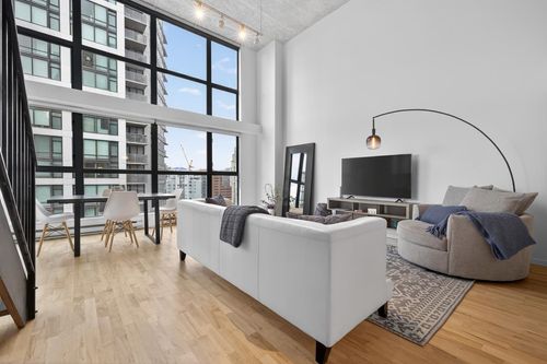 1102-1238 Seymour St, Vancouver, BC, V6B6J3 | Card Image