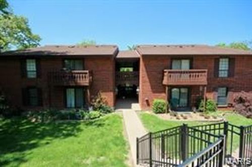 5-5593 Baronridge Dr, Saint Louis, MO, 63129-3034 | Card Image