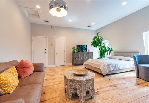 e-1403 Westminster St, Providence, RI, 02909-1657 | Card Image