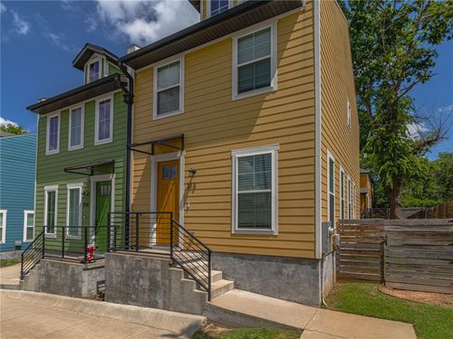 318 E Martin Luther King Blvd, Fayetteville, AR, 72701 | Card Image