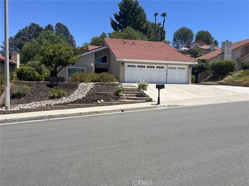 27730 Sutters Pointe Dr, Saugus, CA, 91350-1911 | Card Image