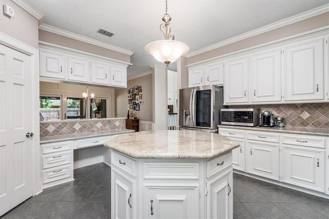 9410 Windrush Dr, House other with 4 bedrooms, 4 bathrooms and 3 parking in Spring TX | Image 16