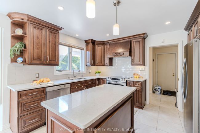 2025 Sixth Line Rd, House other with 4 bedrooms, 4 bathrooms and 20 parking in Dunrobin ON | Image 16