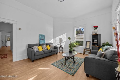 306 W 2nd St, Robersonville, NC, 27871-9787 | Card Image