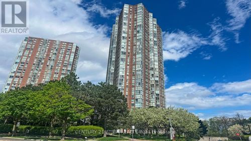2502-5 Concorde Pl, North York, ON, M3C3M8 | Card Image