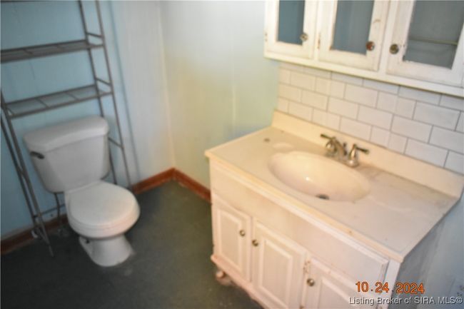 326 N Sycamore St, Home with 4 bedrooms, 2 bathrooms and null parking in Campbellsburg IN | Image 40