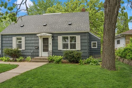 1685 Rose Ave E, Saint Paul, MN, 55106-2948 | Card Image