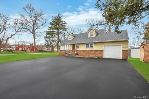 55 Amityville Rd, Huntingtn Sta, NY, 11747-1540 | Card Image