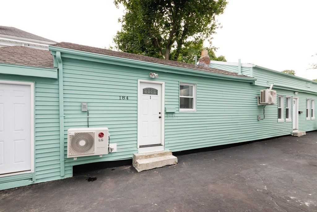 Warren Ave, Brockton, MA 02301