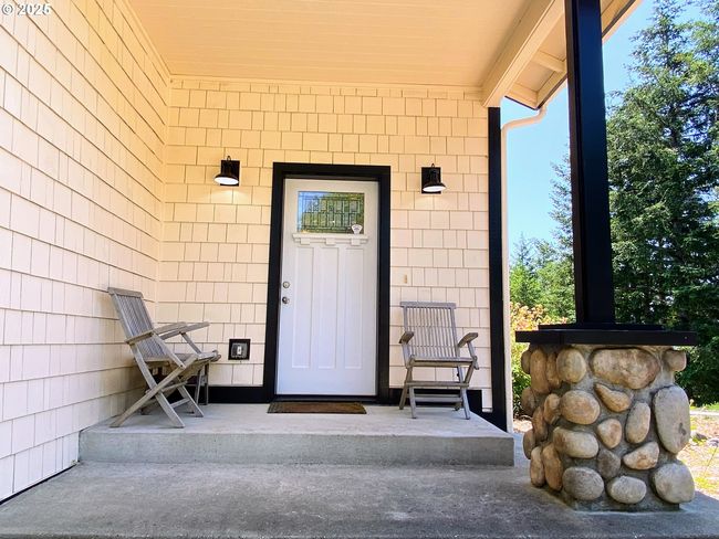 97661 Marina Heights Loop, House other with 3 bedrooms, 3 bathrooms and 2 parking in Brookings OR | Image 9