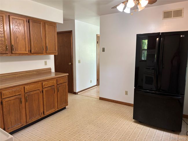 Kitchen | Image 13