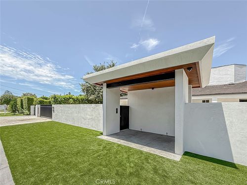 22921 Dolorosa St, Woodland Hills, CA, 91367-4322 | Card Image