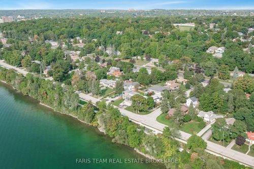 202 Kempenfelt Dr, Barrie, ON, L4M1C3 | Card Image