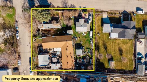 301 & 307 E 35th St, Garden City, ID, 83714-6516 | Card Image