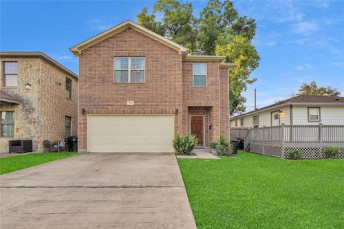 919 E 36th St, Houston, TX, 77022-5015 | Card Image