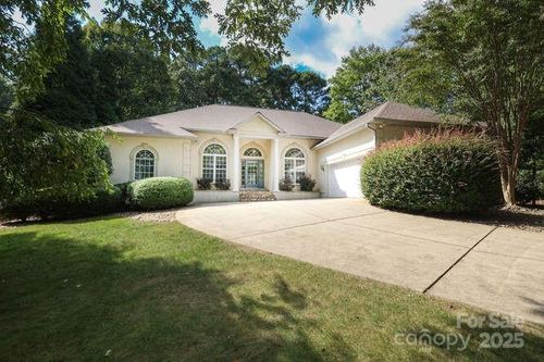 2587 Penngate Dr, Sherrills Ford, NC, 28673-9127 | Card Image