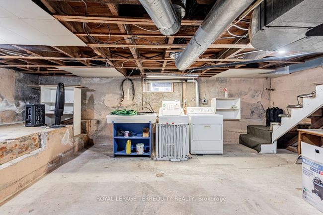 58 Main St N, House attached with 3 bedrooms, 1 bathrooms and 2 parking in Newmarket ON | Image 27