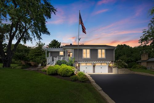 38W274 Bernice Dr, St. Charles, IL, 60175-6005 | Card Image