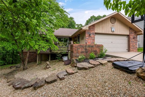 8 Harling Ln, Bella Vista, AR, 72715-5324 | Card Image